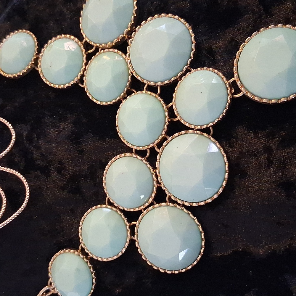 Elegant Gold and Mint Necklace and Gold Earring Set - Picture 4 of 9